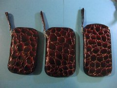 Бордовый кожаный чехол-бабочка для мобильного телефона
